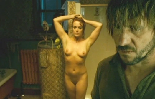 Julie le breton kadavra çıplak sahne scandalplanet.com