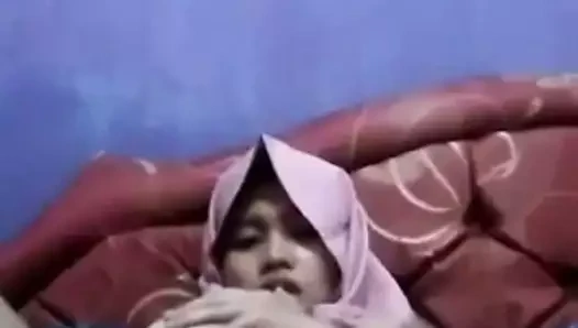 Hijab tudung jilbab yaramaz kız parmaklar ona kedi