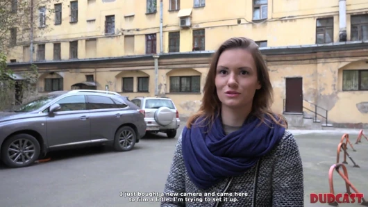 Güzel kız sözde ajan ile harika seks kandırdı