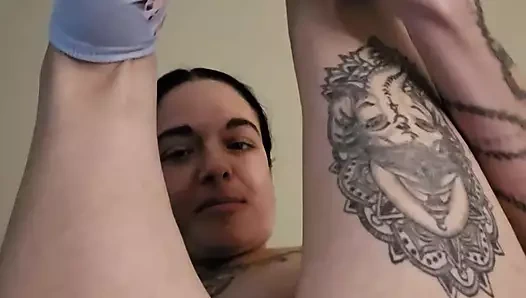 Emy Angel ve mükemmel kalçaları ve küçük