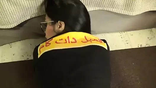 Azgın Arap karısını domaltarak sikiyor