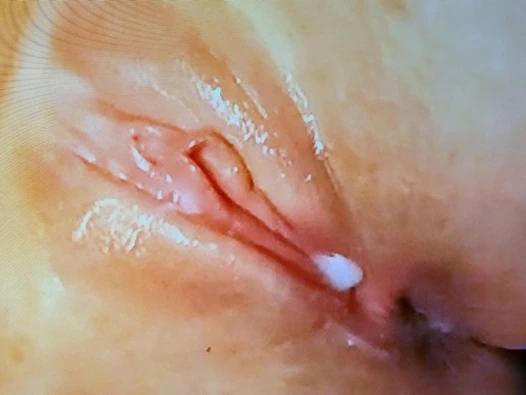 Bölüm 2 - ateşli evli kadın sevgilisine onu prezervatifsiz sikmesini söylüyor ve amını ateşli dölle doldurmasına izin veriyor