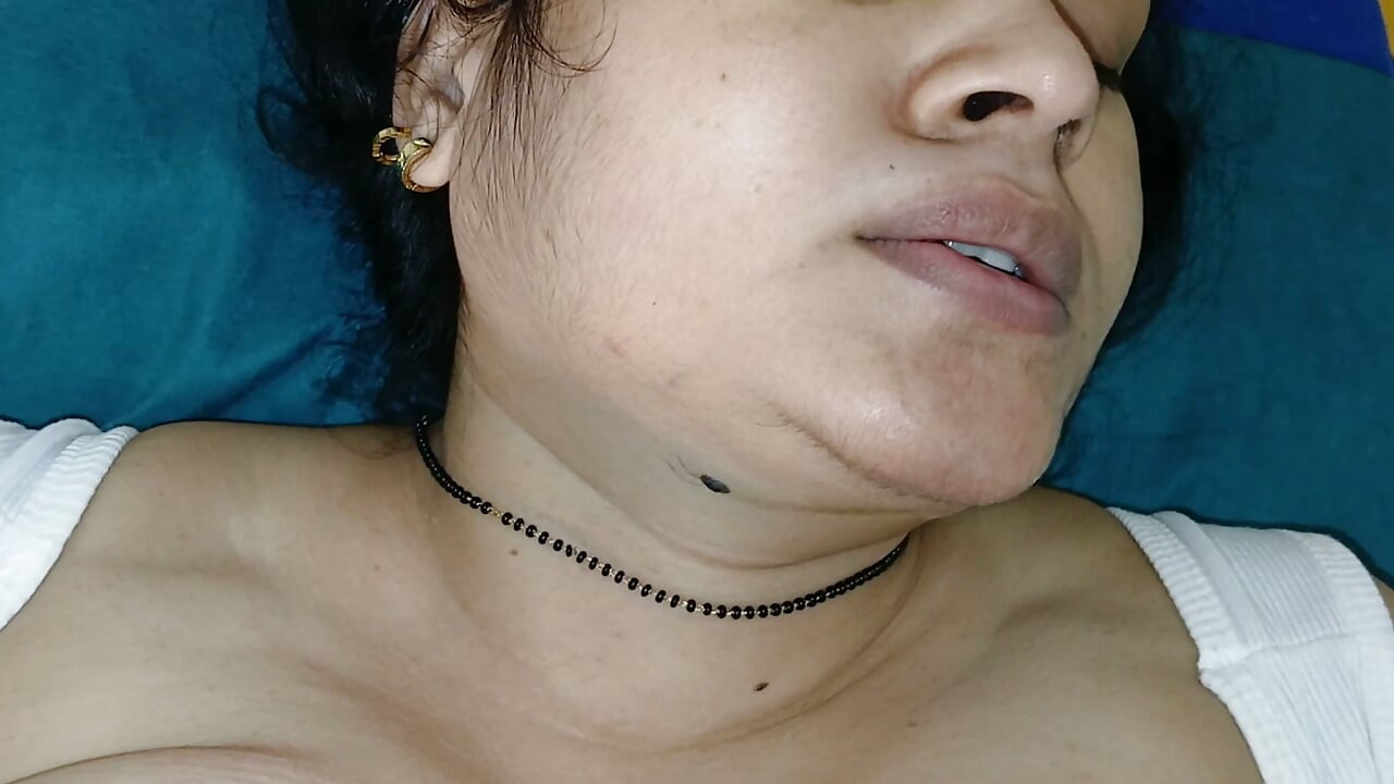 Hintli çekici öğrenci ve öğretmen sert xxx i güzel kız yarak emmek istiyor