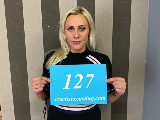 chubby sarışın alır o sırasında döküm