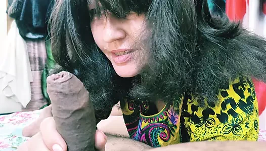 Büyük siyah yaraklı amatör orta yaşlı seksi kadın