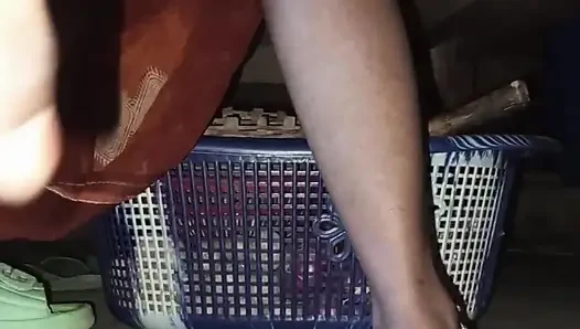 Üvey erkek kardeşim beni sikmede uzman