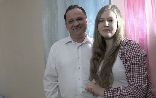 Julia yaşlı erkekleri çok sikiyor?!?!?!