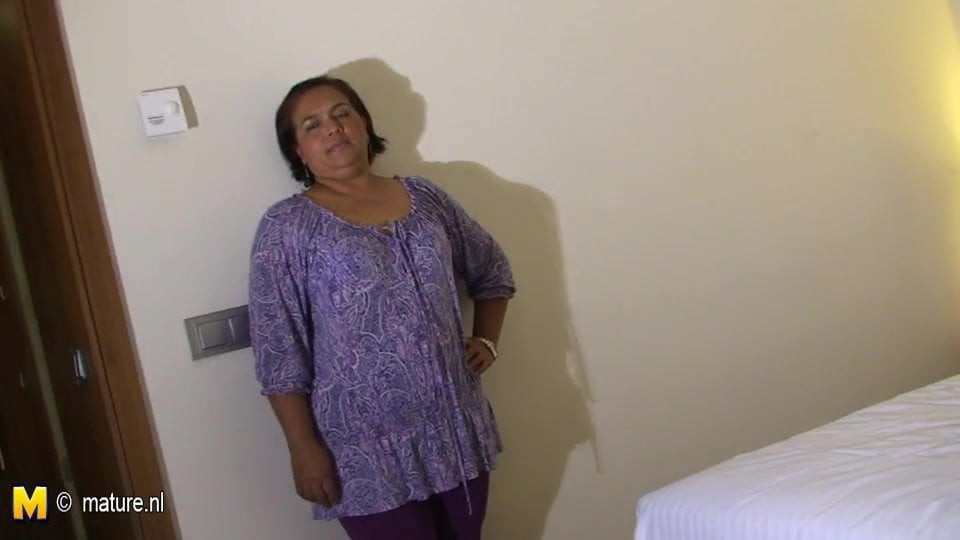 chubby coral alır kendini ıslak ve vahşi