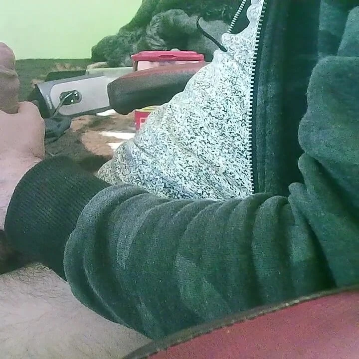 Çifte oyuncak boşalmaya kadar ucunda titreşiyor