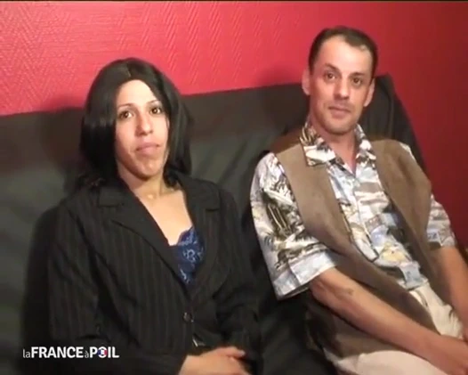 Carole ve Laurent seks dükkanında sikişecek!