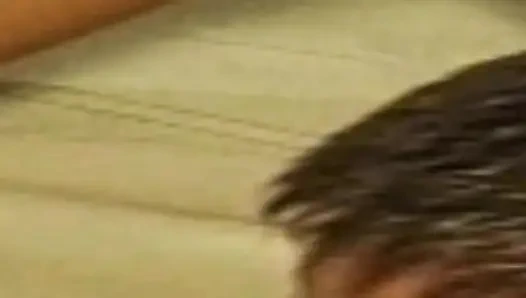 Aşırı anal kraliçeler sert seanslar deliklerini genişletiyor