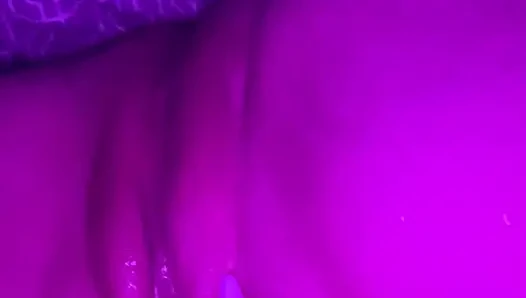 Döl dolu amcık çok sert fışkırtıyor