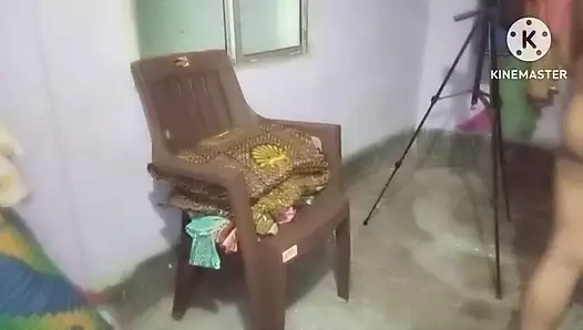 Hintli üvey kız kardeşle sert seks