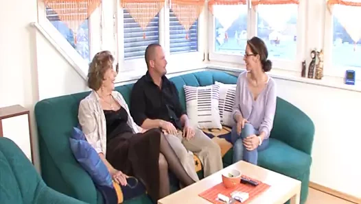 Erwischt ! Mein Mann hat meine Oma gebumst!