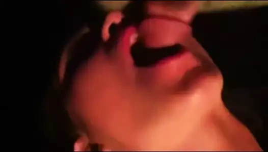 Ağzına doğrudan boşalmak çekim