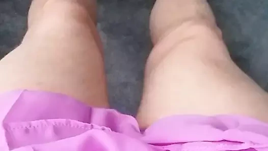 Mor elbise ve sandaletlerde sızıntı