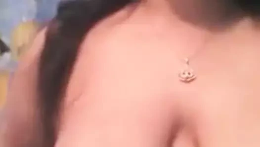 Boşalma haraçlarını ve inlemeyi seviyoruz lütfen bizimle biraz eğlenin