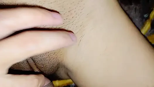 Güzel Hintli yenge ankita sıkı amcık evde sikiliyor xxxx, desi Hintli devar yenge Hintçe seks videosu
