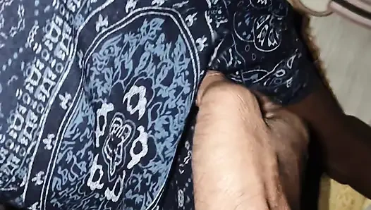 Kayınbiraderi kayınbiraderi kız kardeşini baştan çıkarıyor