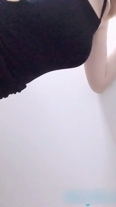 Secretly having sex in the fitting room. | Clip 2