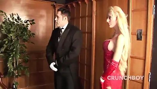 Takım elbiseli ve götlü işçi tarafından çıplak sikiliyor