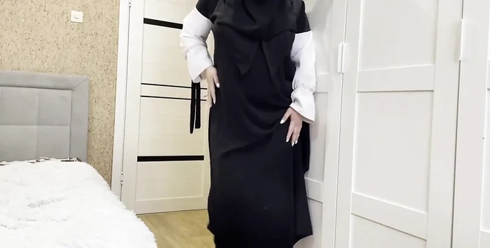 Çoraplı ateşli Arap üvey anne 31 talimatı veriyor