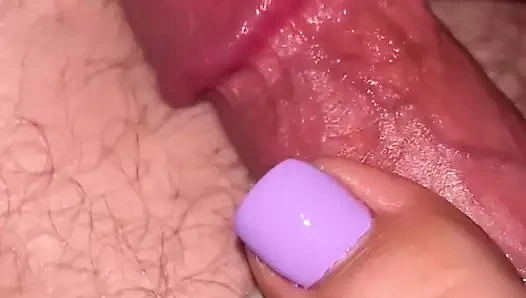 Seksi latin parmaklar yarakla oynuyor