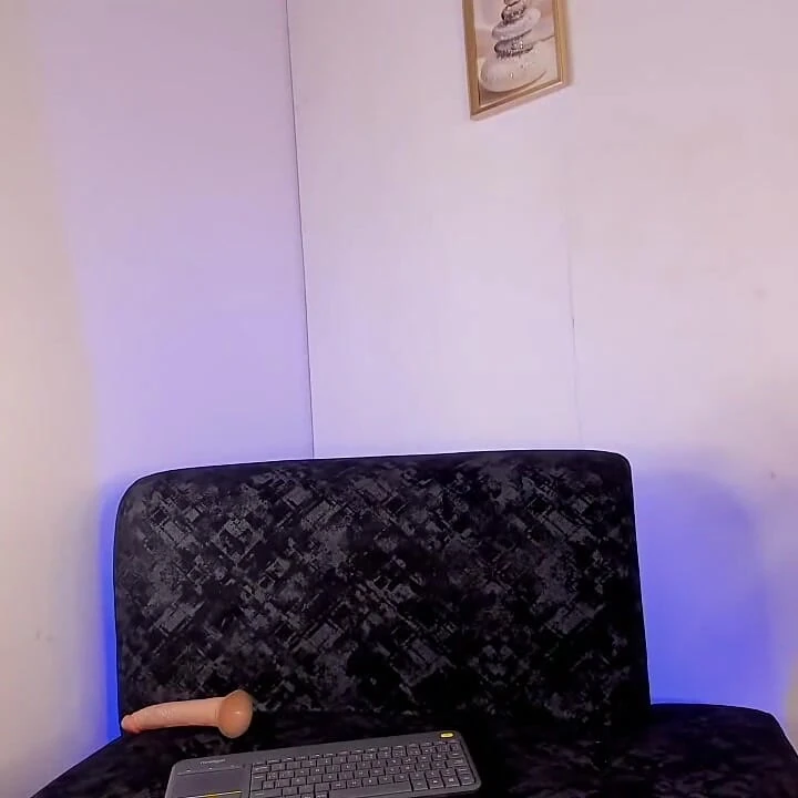 Femboy Ken Sissy Pointe Gibi Davranıyor ve Senin İçin Seksi Dans Ediyor