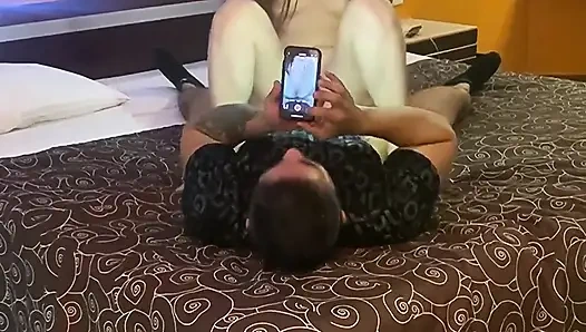 Yüksek topuklu ayakkabılarla anal sikişiyor