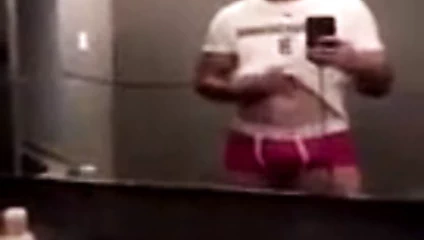 David zepeda  tocando  su verga