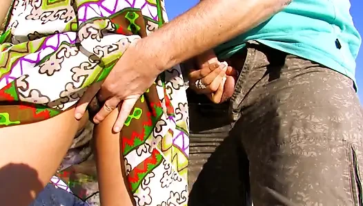 Ateşli Alman kızlar açık havada sikişmeyi ve emmeyi seviyor - dvd