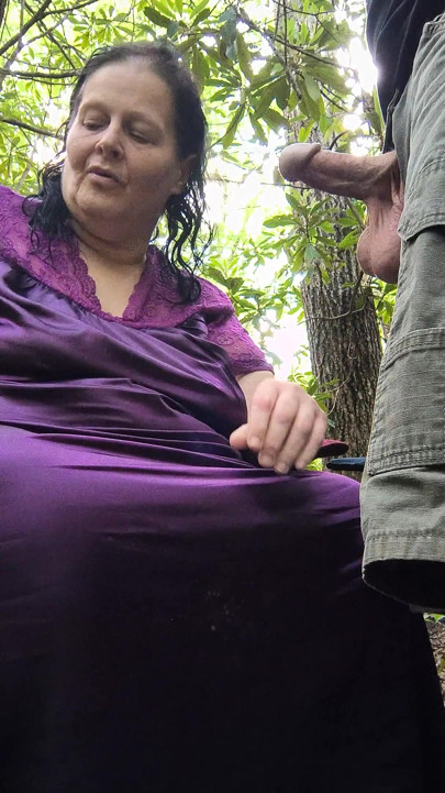Ninenin ağzını yırtan amcığı ve götü üvey torunu onu yıpratıyor
