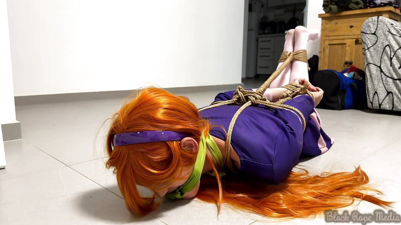 Bağlı Damsel Daphne Blake
