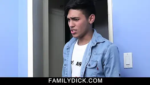 Üvey amcamız favorilerini oynuyor