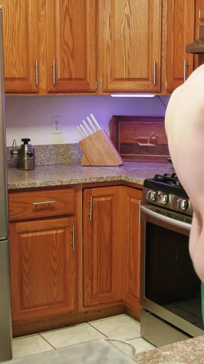 MILF fucked in the kitchen cookin fried chicken | Clip 2