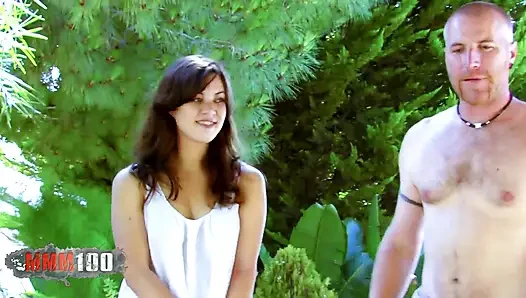 Fransız porno yıldızı Tiffany Doll bodrumda götten sikiliyor