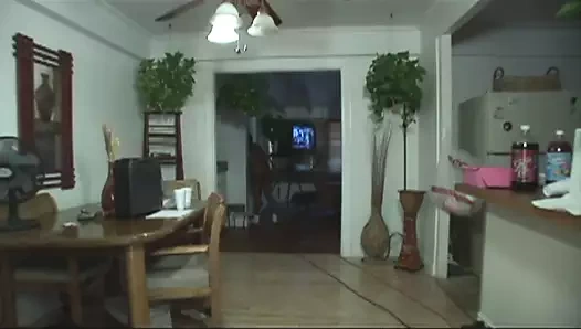 Isabella Cruz siyah yarağı emmeyi ve sikmeyi seviyor