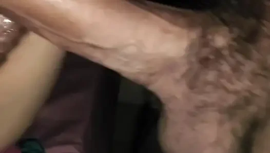 Hintli büyük götlü ev karısının her gece yarağa ihtiyacı var (6 kez boşalıyor mu?