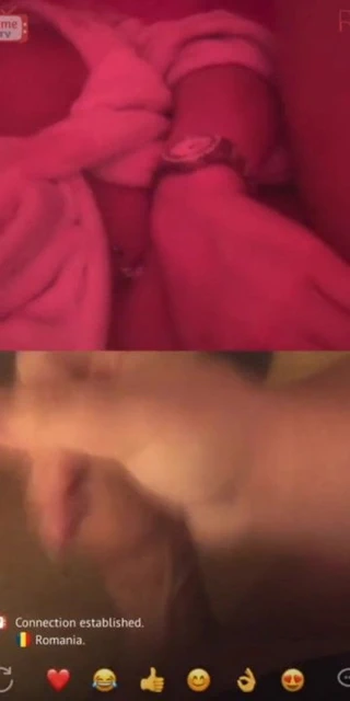 Rumen milf eş Mastürbasyon ile yabancı