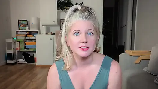 Dışarı çıkmama izin versin diye üvey babamın sikini emiyor