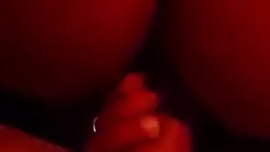 Koteto se naslajdava