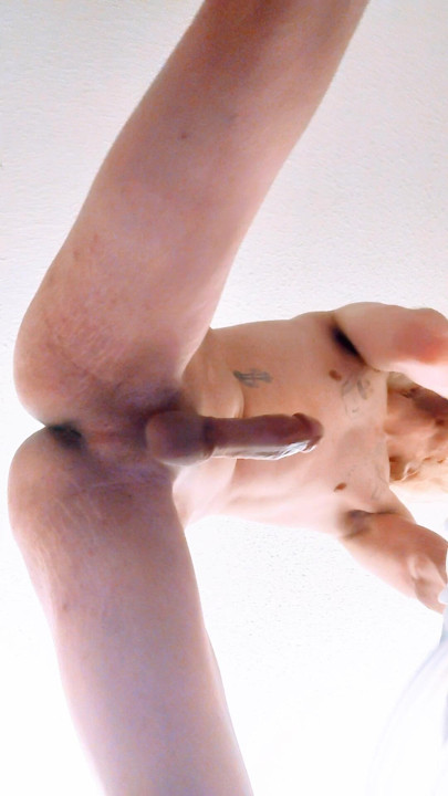 Melek gibi trans kız daha önce perişan olduktan sonra mastürbasyon yaparken deliğini gösteriyor - femboy zonklayan anal boşalma 💦