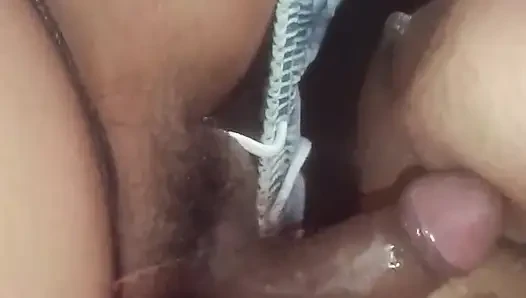 Seksi üvey kız kardeş queen4desi yağlı masaj sikişiyor 69