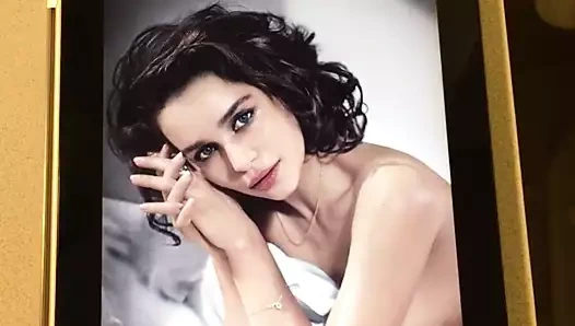 Emilia Clarke - boşalma anısına 1