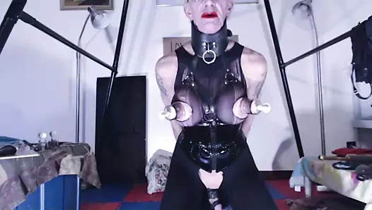 Lovedildos, dildolarını seviyor!