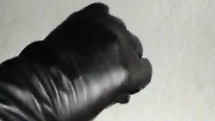 Gloved Handjob - Lederhandschuhe in Aktion 5