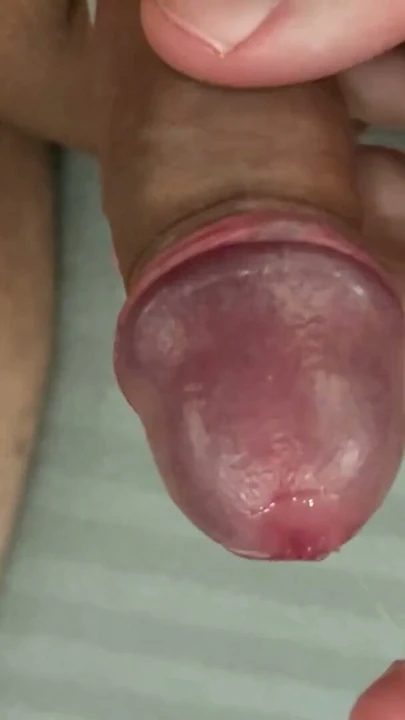Küçük ince sik, sünnet derisi oynatma, pompalama, precum ve 2 kez boşalma | Bölüm 1