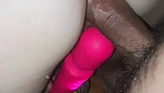 Güçlü popo ve koyun vibratöründe (tam video fansly'de)