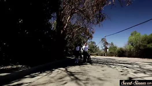 Smalltits genç pussylicked tarafından üvey