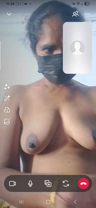 Tamil köyü teyze telegram'da seksi görüntülü görüşme servisi | Klip 1